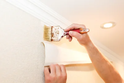 Pose de papier peint à Verrières-en-Forez — revêtements muraux et toiles de verre